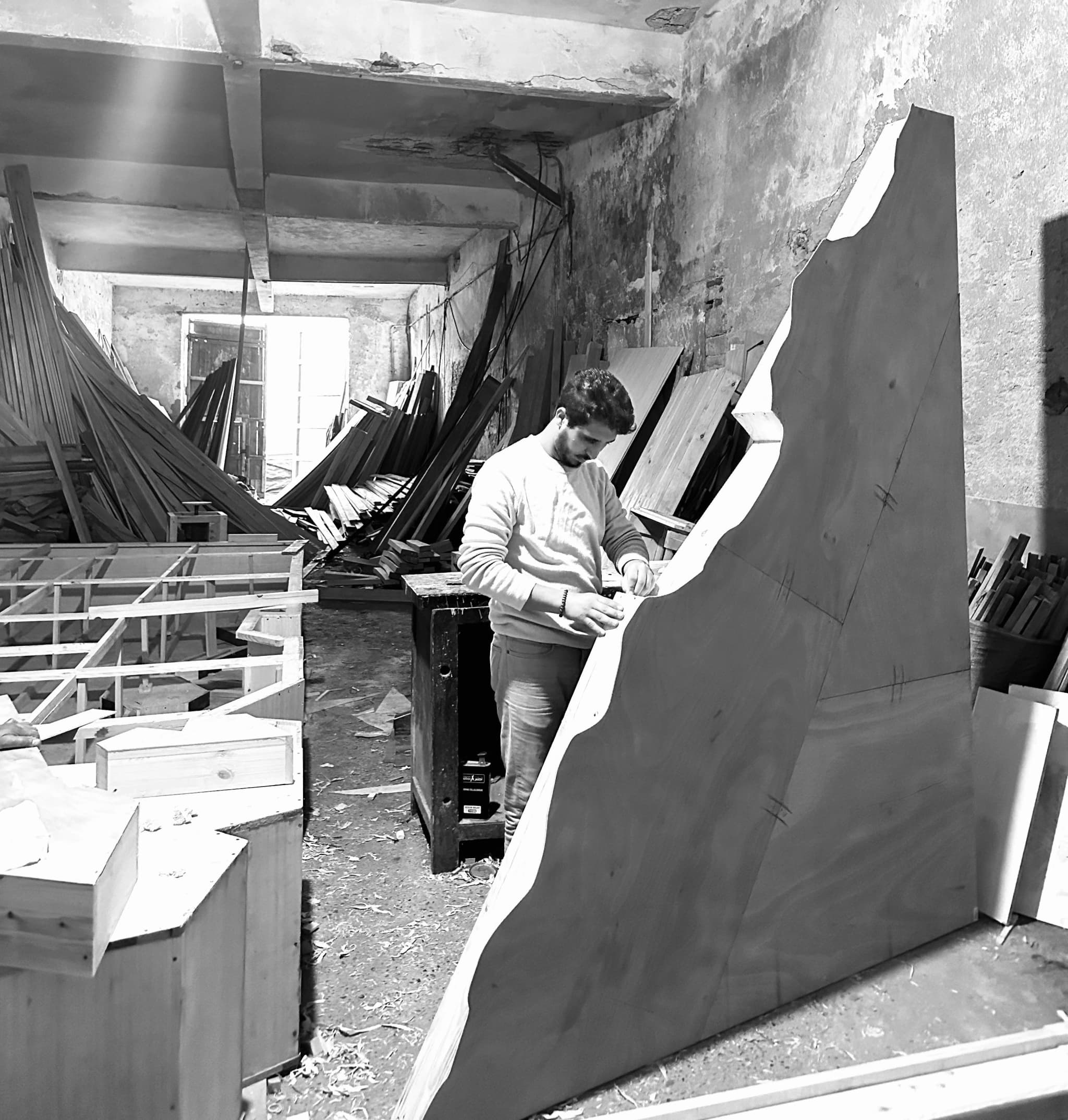 Noureddine Ouarhim at work in his studio